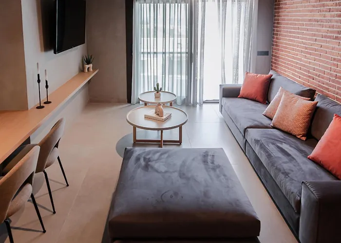 Orama Luxury Suite 3 Bedrooms With Private Pool