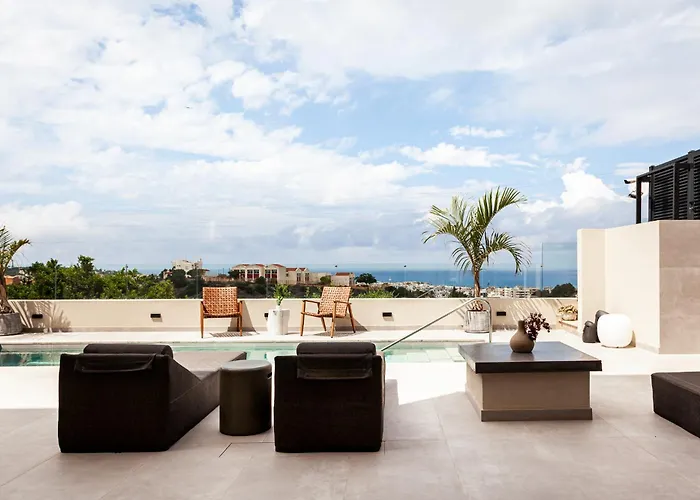 Orama Luxury Suite 3 Bedrooms With Private Pool
