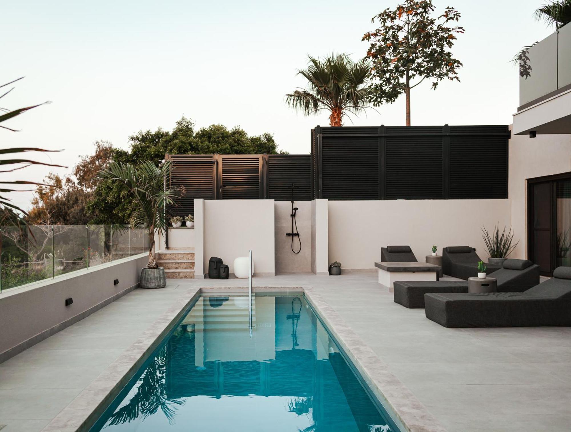 Orama Luxury 3 Bedrooms With Private Pool Villa *