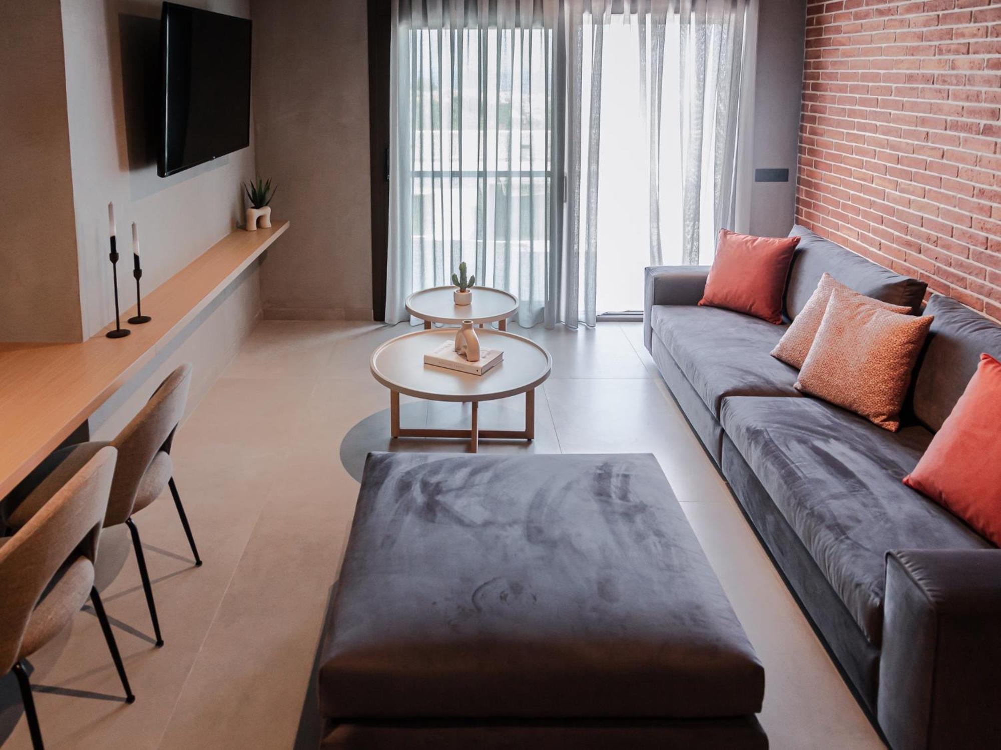 Orama Luxury 3 Bedrooms With Private Pool