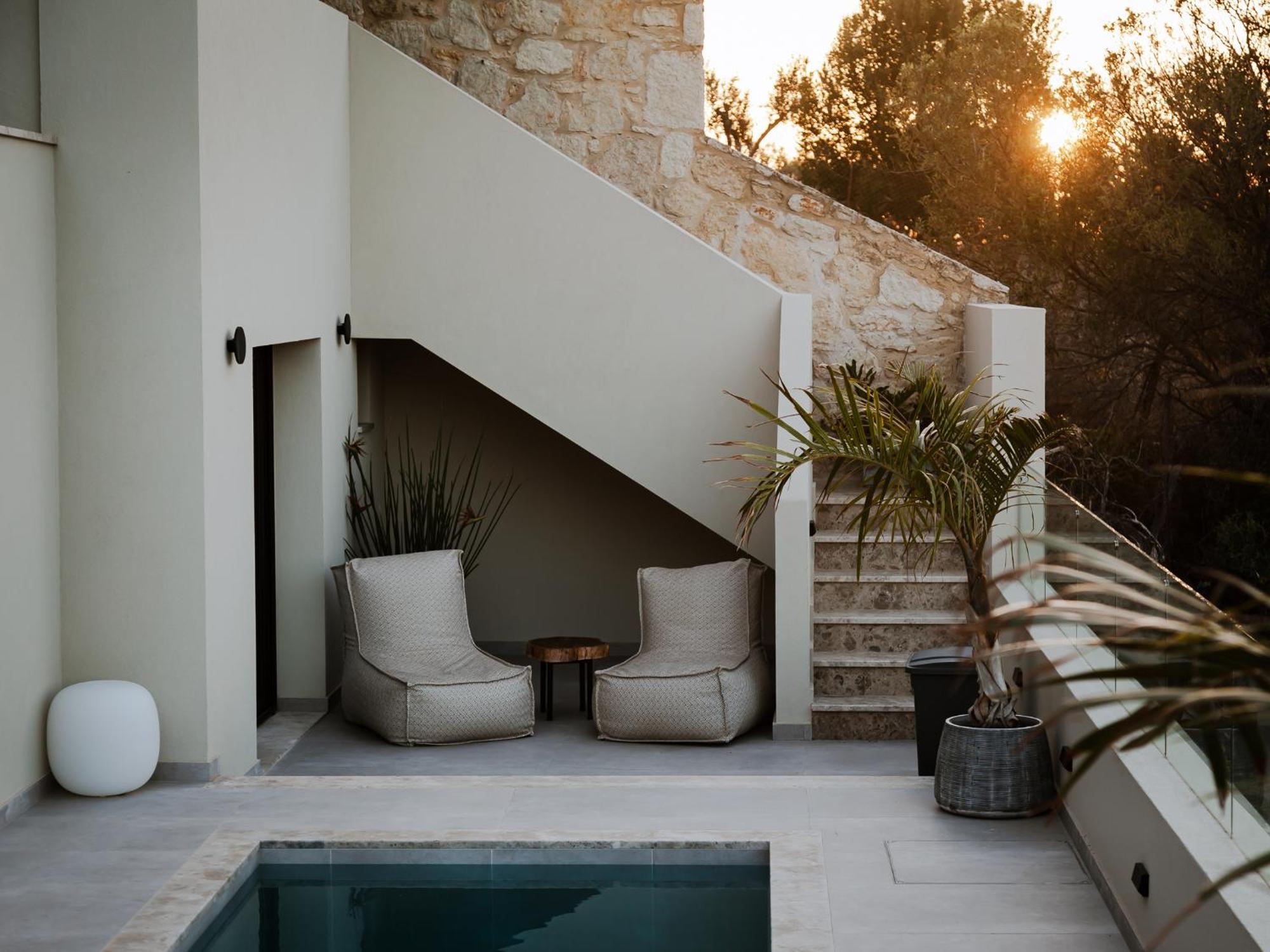 Orama Luxury 3 Bedrooms With Private Pool Villa